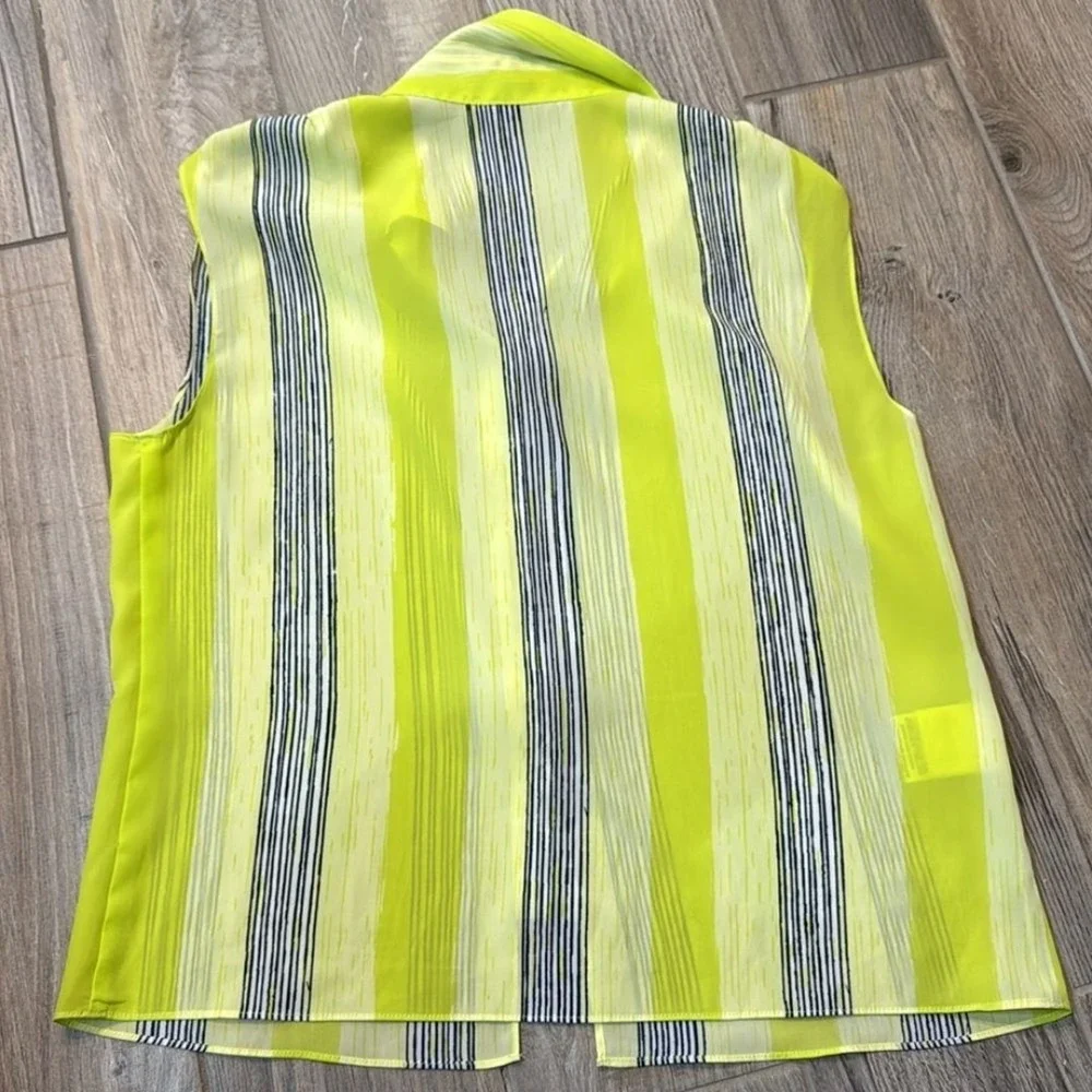 BCBG‎ Summer Button Down Sleeveless Top Size Medium